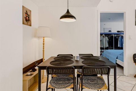 Condominio en venta en Miami Beach, Florida, 2 dormitorios, 83.61 m2 № 2417776 - foto 13
