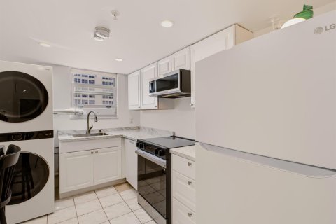 Condominio en venta en Miami Beach, Florida, 2 dormitorios, 83.61 m2 № 2417776 - foto 8
