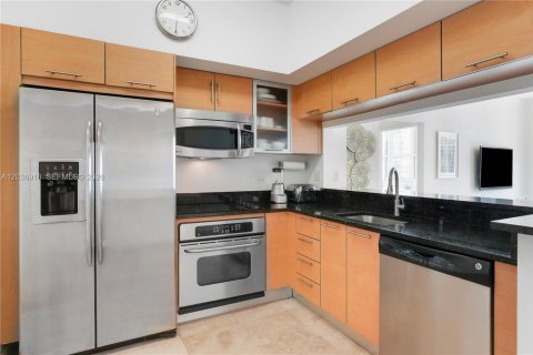 Condominio en alquiler en Miami, Florida, 3 dormitorios, 131.83 m2 № 2085596 - foto 9