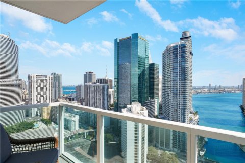 Condominio en alquiler en Miami, Florida, 3 dormitorios, 131.83 m2 № 2085596 - foto 2