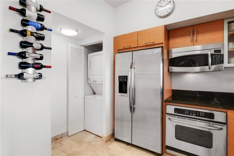 Condominio en alquiler en Miami, Florida, 3 dormitorios, 131.83 m2 № 2085596 - foto 11