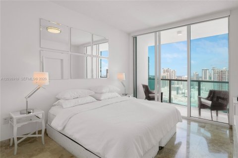 Condominio en alquiler en Miami, Florida, 3 dormitorios, 131.83 m2 № 2085596 - foto 12