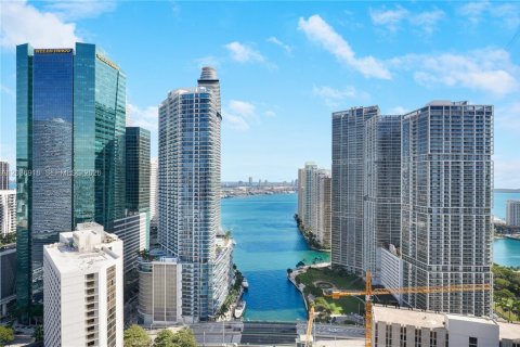 Condominio en alquiler en Miami, Florida, 3 dormitorios, 131.83 m2 № 2085596 - foto 22