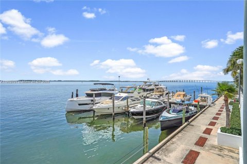 Condominio en alquiler en Miami, Florida, 2 dormitorios, 91.97 m2 № 1976337 - foto 30