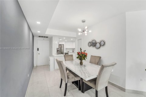 Condominio en alquiler en Miami, Florida, 2 dormitorios, 91.97 m2 № 1976337 - foto 18