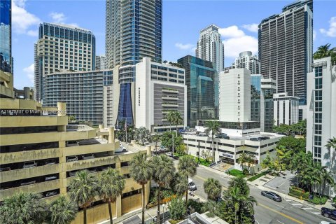 Condominio en alquiler en Miami, Florida, 2 dormitorios, 91.97 m2 № 1976337 - foto 15