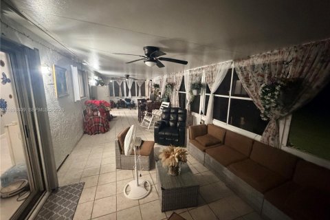 House in Port St. Lucie, Florida 3 bedrooms, 109.9 sq.m. № 1954116 - photo 15