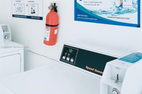 Apartamento en alquiler en West Park, Florida, 46.45 m2 № 2071270 - foto 7