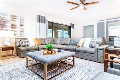 Casa en alquiler en Kissimmee, Florida, 8 dormitorios, 375.42 m2 № 1906469 - foto 6