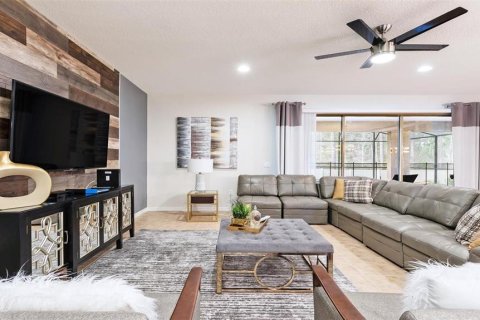 Casa en alquiler en Kissimmee, Florida, 8 dormitorios, 375.42 m2 № 1906469 - foto 4