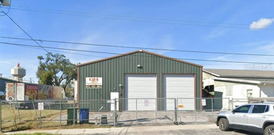 Immobilier commercial à Tampa, Floride 299.15 m2 № 2389171