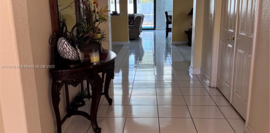 Villa ou maison à Miramar, Floride 1 chambre № 1741766