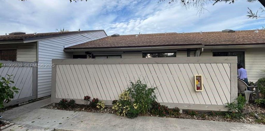 Condominio en Sunrise, Florida, 1 dormitorio  № 1982394