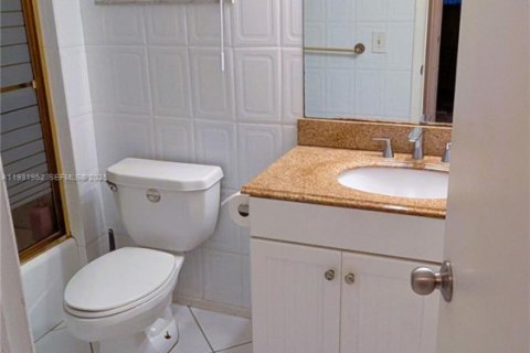 Condominio en alquiler en Hallandale Beach, Florida, 1 dormitorio, 67.82 m2 № 2034641 - foto 6