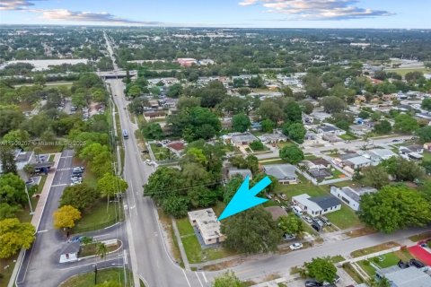 Villa ou maison à vendre à Miami Gardens, Floride: 4 chambres, 124.95 m2 № 1966324 - photo 4