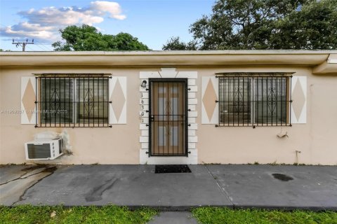 Villa ou maison à vendre à Miami Gardens, Floride: 4 chambres, 124.95 m2 № 1966324 - photo 5