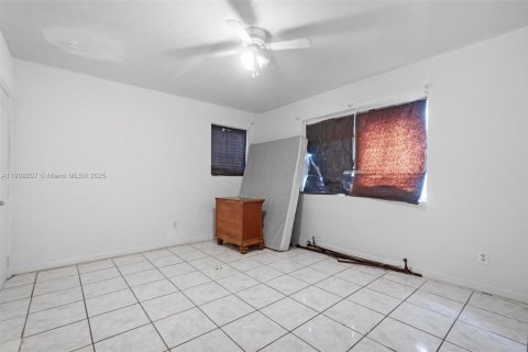 Villa ou maison à vendre à Miami Gardens, Floride: 4 chambres, 124.95 m2 № 1966324 - photo 18
