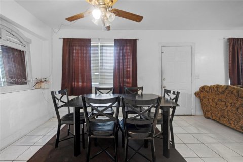 Villa ou maison à vendre à Miami Gardens, Floride: 4 chambres, 124.95 m2 № 1966324 - photo 21