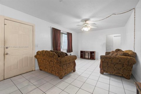 Villa ou maison à vendre à Miami Gardens, Floride: 4 chambres, 124.95 m2 № 1966324 - photo 20