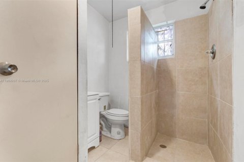 Villa ou maison à vendre à Miami Gardens, Floride: 4 chambres, 124.95 m2 № 1966324 - photo 15