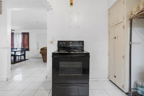 Villa ou maison à vendre à Miami Gardens, Floride: 4 chambres, 124.95 m2 № 1966324 - photo 11