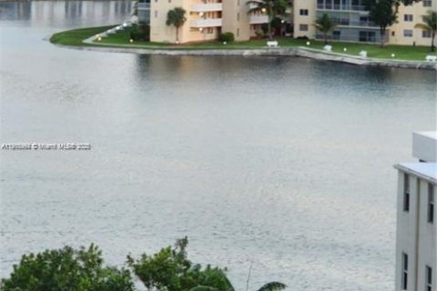 Condo in Aventura, Florida, 1 bedroom  № 2059983 - photo 19
