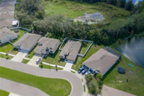 Villa ou maison à vendre à Zephyrhills, Floride: 4 chambres, 190.08 m2 № 2423695 - photo 5