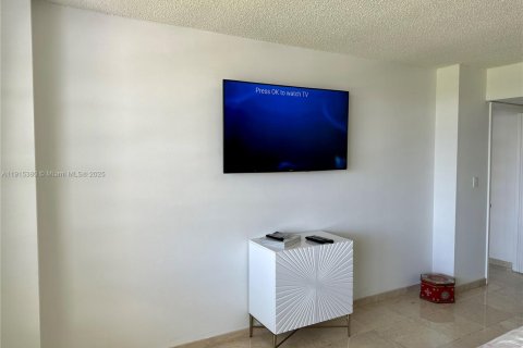 Condominio en alquiler en Key Biscayne, Florida, 2 dormitorios, 117.06 m2 № 1971764 - foto 8