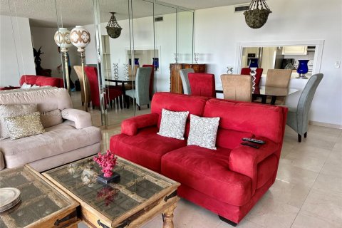 Condominio en alquiler en Key Biscayne, Florida, 2 dormitorios, 117.06 m2 № 1971764 - foto 4