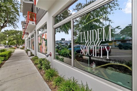Townhouse in Saint Petersburg, Florida 2 bedrooms, 228.26 sq.m. № 2102567 - photo 5