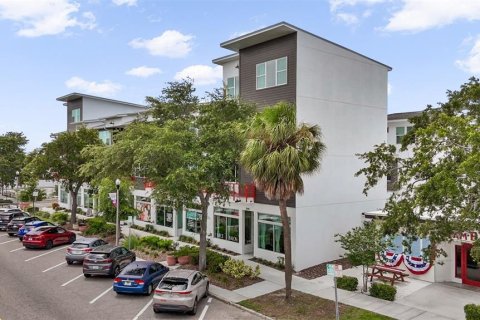 Townhouse in Saint Petersburg, Florida 2 bedrooms, 228.26 sq.m. № 2102567 - photo 30