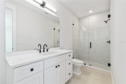 Townhouse in Saint Petersburg, Florida 2 bedrooms, 228.26 sq.m. № 2102567 - photo 26