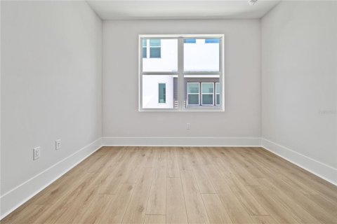 Townhouse in Saint Petersburg, Florida 2 bedrooms, 228.26 sq.m. № 2102567 - photo 14
