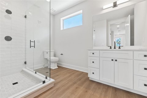 Townhouse in Saint Petersburg, Florida 2 bedrooms, 228.26 sq.m. № 2102567 - photo 11