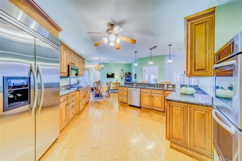 House in Clearwater, Florida 4 bedrooms, 397.06 sq.m. № 1444715 - photo 10