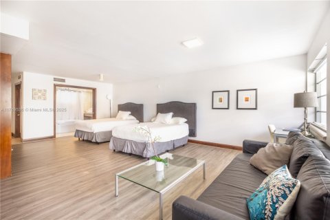 Condo in Miami Beach, Florida  № 1691279 - photo 2