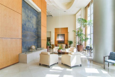 Condo in Miami, Florida, 3 bedrooms  № 2052802 - photo 17
