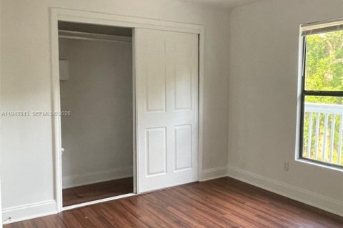 Villa ou maison à louer à Vero Beach, Floride: 1 chambre, 91.79 m2 № 1999584 - photo 3