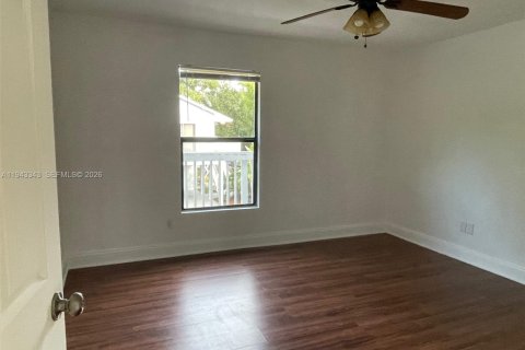 Villa ou maison à louer à Vero Beach, Floride: 1 chambre, 91.79 m2 № 1999584 - photo 4