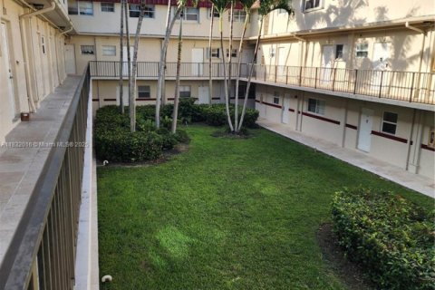 Condominio en venta en Pinecrest, Florida, 3 dormitorios, 106.84 m2 № 1823638 - foto 3