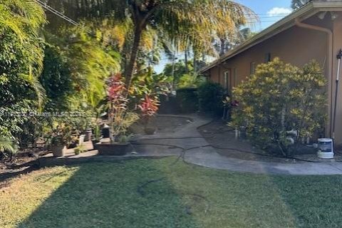 House in Miami, Florida 5 bedrooms, 260.03 sq.m. № 1984823 - photo 6