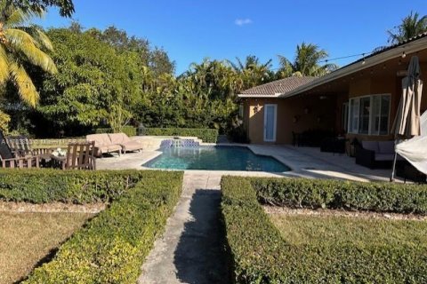 House in Miami, Florida 5 bedrooms, 260.03 sq.m. № 1984823 - photo 7