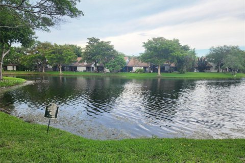 Купить кондоминиум в Плантация, Флорида 2 спальни, 89.56м2, № 1958303 - фото 19