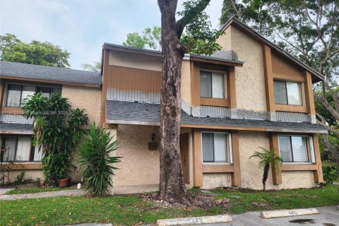 Купить кондоминиум в Плантация, Флорида 2 спальни, 89.56м2, № 1958303 - фото 2