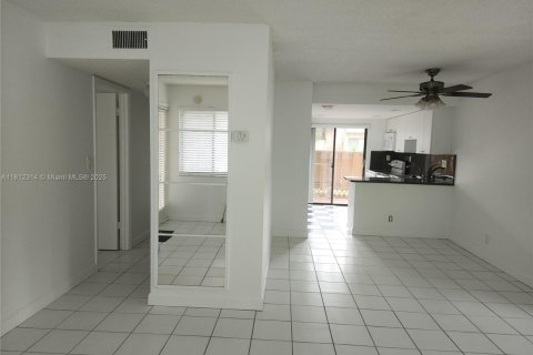 Купить кондоминиум в Плантация, Флорида 2 спальни, 89.56м2, № 1958303 - фото 10