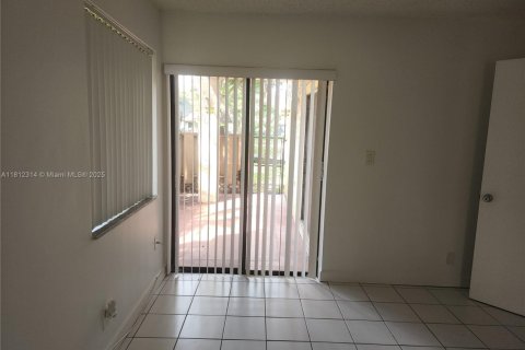 Купить кондоминиум в Плантация, Флорида 2 спальни, 89.56м2, № 1958303 - фото 18