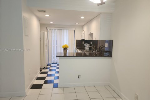 Купить кондоминиум в Плантация, Флорида 2 спальни, 89.56м2, № 1958303 - фото 12