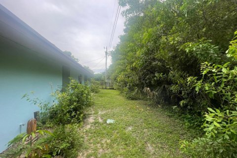 Casa en venta en Fort Pierce, Florida, 5 dormitorios, 274.62 m2 № 1229256 - foto 1