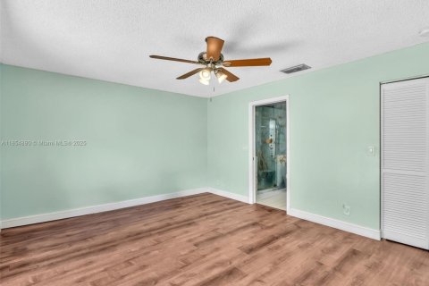 House in Boca Raton, Florida 3 bedrooms, 146.32 sq.m. № 1962734 - photo 17