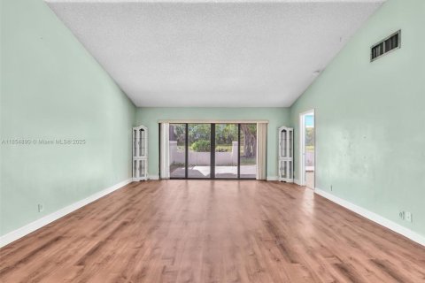 House in Boca Raton, Florida 3 bedrooms, 146.32 sq.m. № 1962734 - photo 3